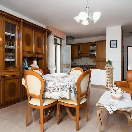Casa Monica Semesterbostad Posada (Sardinia)